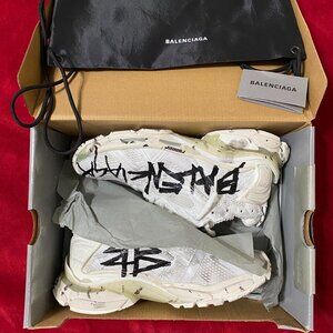 Balenciaga runner graffiti